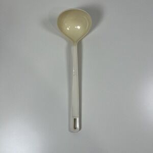 Vintage "Ekco USA" Plastic Soup Ladle – Off-White Cream, Long Handle